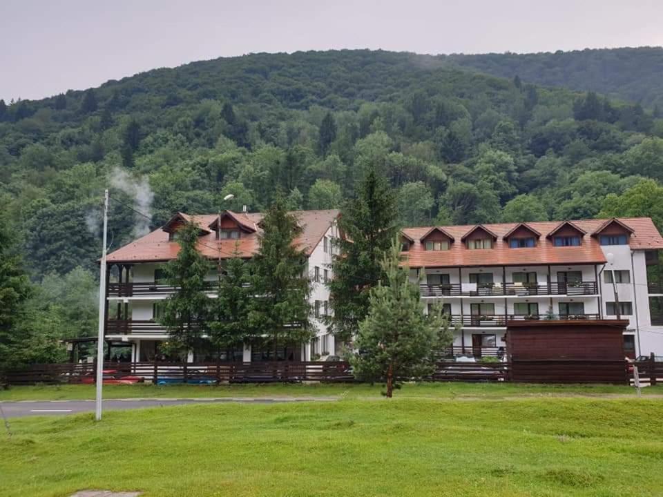 Pensiunea Mai Răşinari Zewnętrze zdjęcie